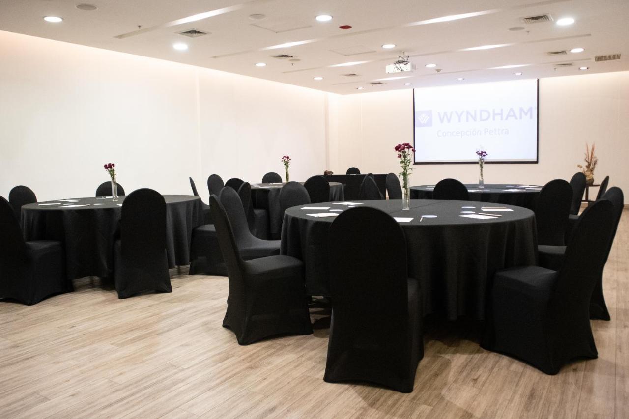 Hotel Wyndham Concepcion Pettra Exteriér fotografie Meeting room