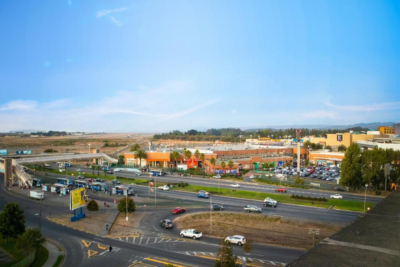 Hotel Wyndham Concepcion Pettra Exteriér fotografie The Mall at Sierra Vista